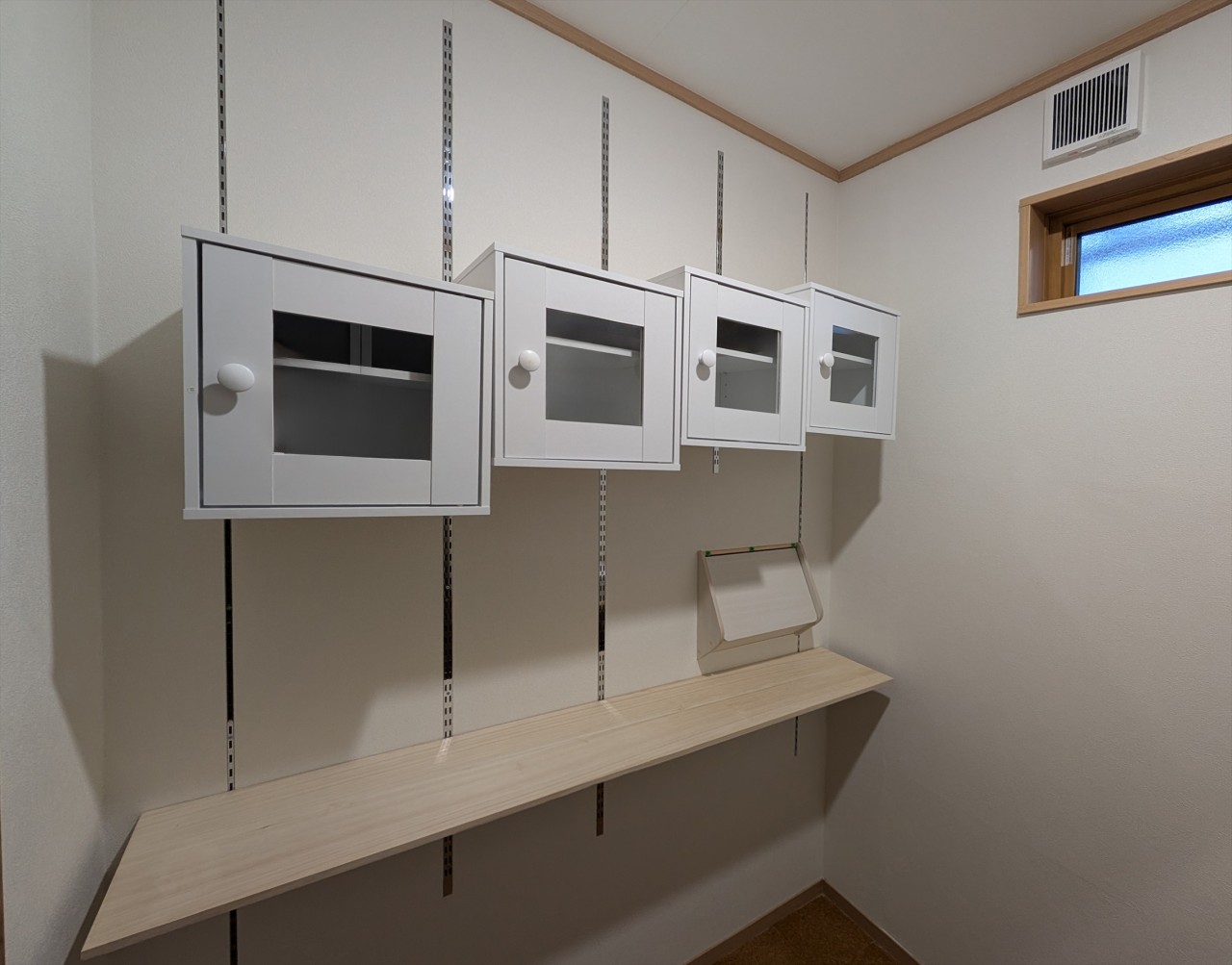 BOX家具用ブラケット